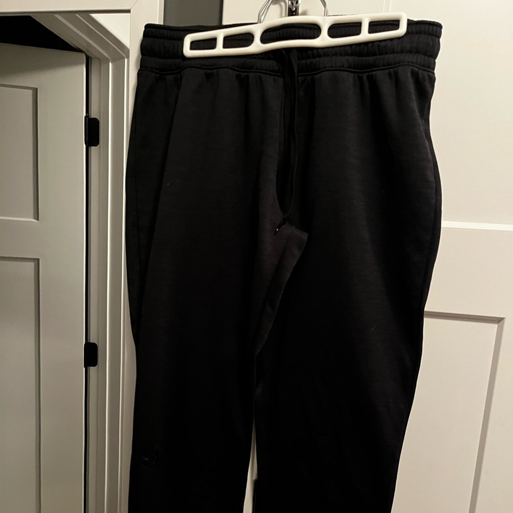 Women’s Under Armour sweats.